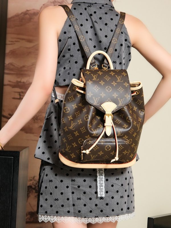 LV 𝐌𝐎𝐍𝐓𝐒𝐎𝐔𝐑𝐈𝐒 Backpack