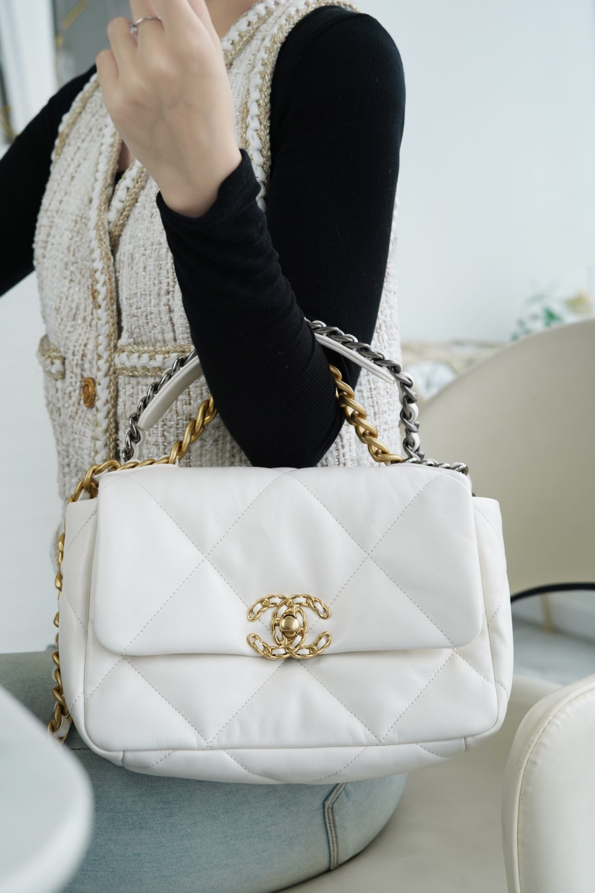 Chanel 19bag - Image 1