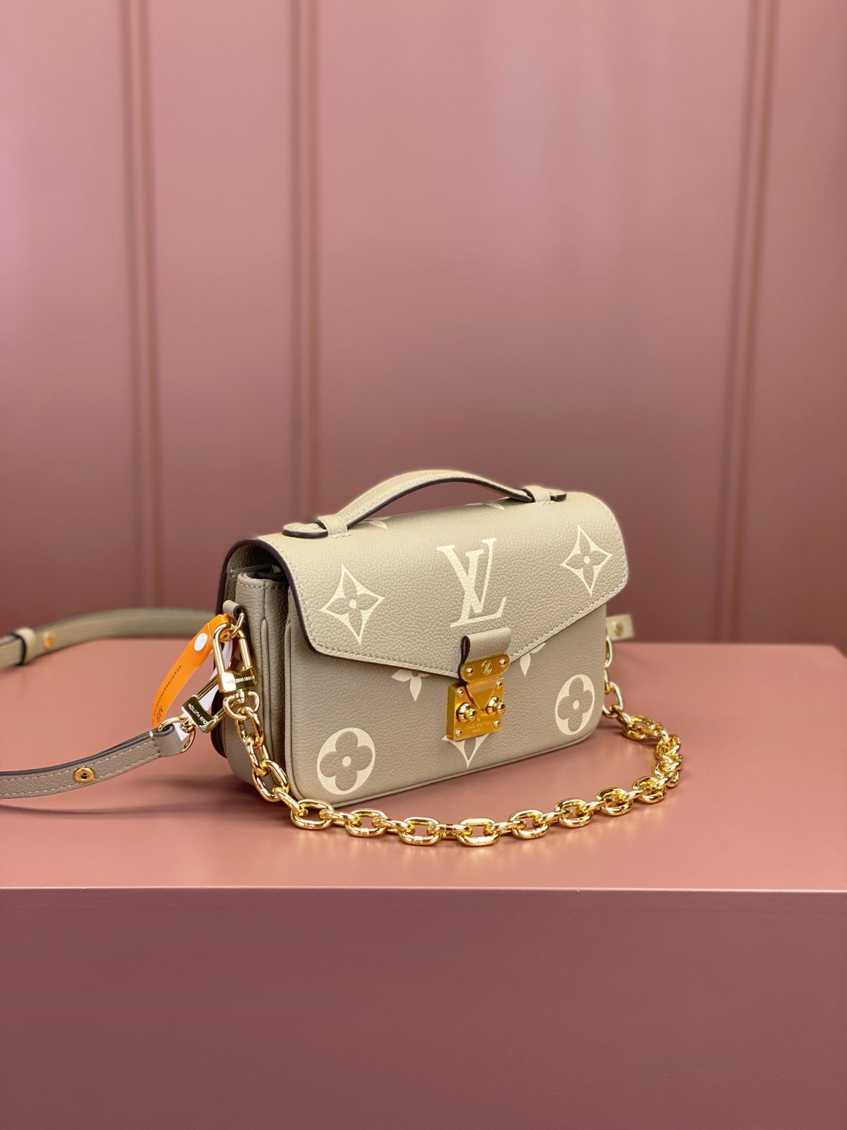 LV POCHETTE MÉTIS EAST WEST Bag - Image 2