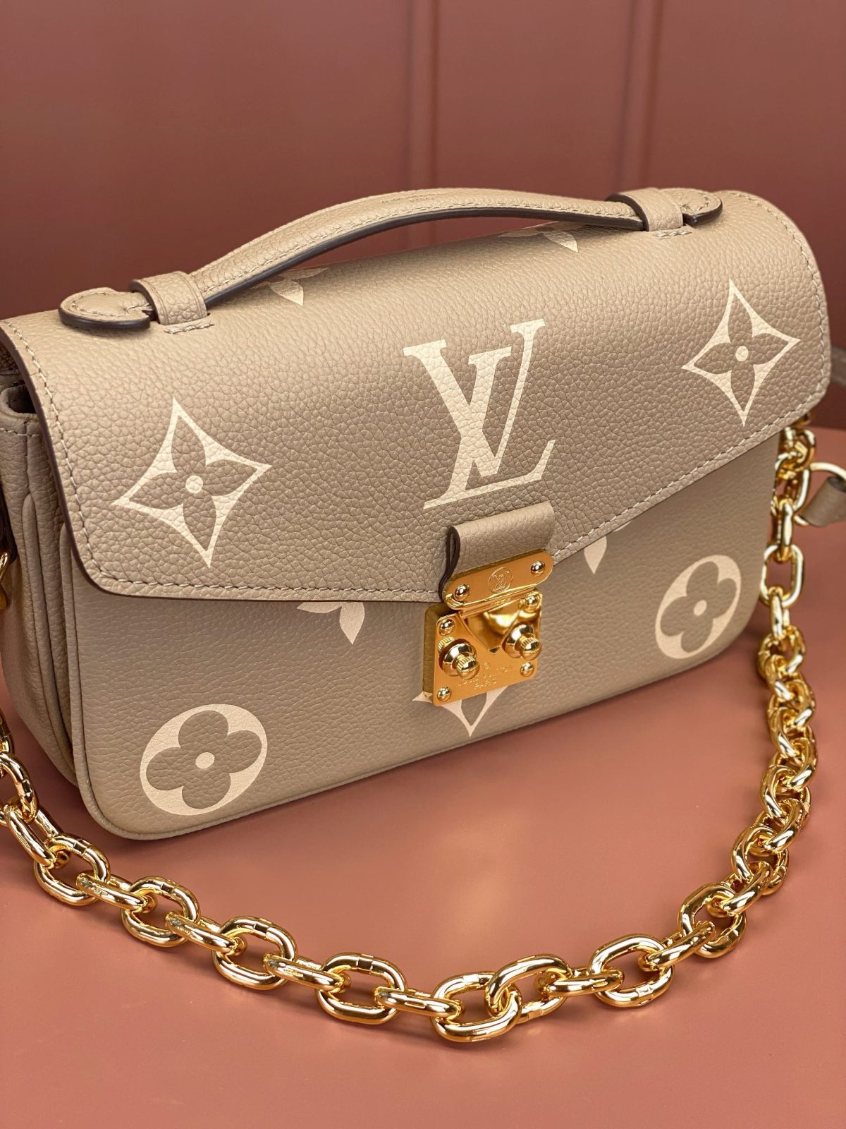 LV POCHETTE MÉTIS EAST WEST Bag - Image 4