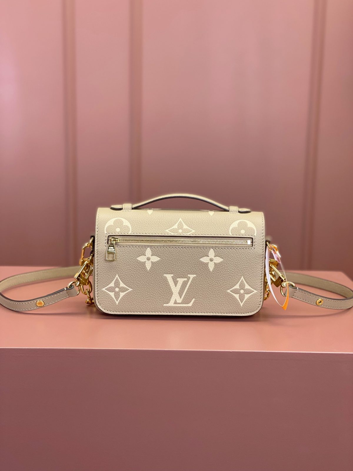 LV POCHETTE MÉTIS EAST WEST Bag - Image 3