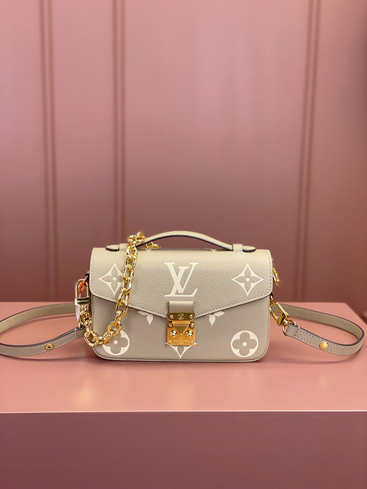 LV POCHETTE MÉTIS EAST WEST Bag - Image 1