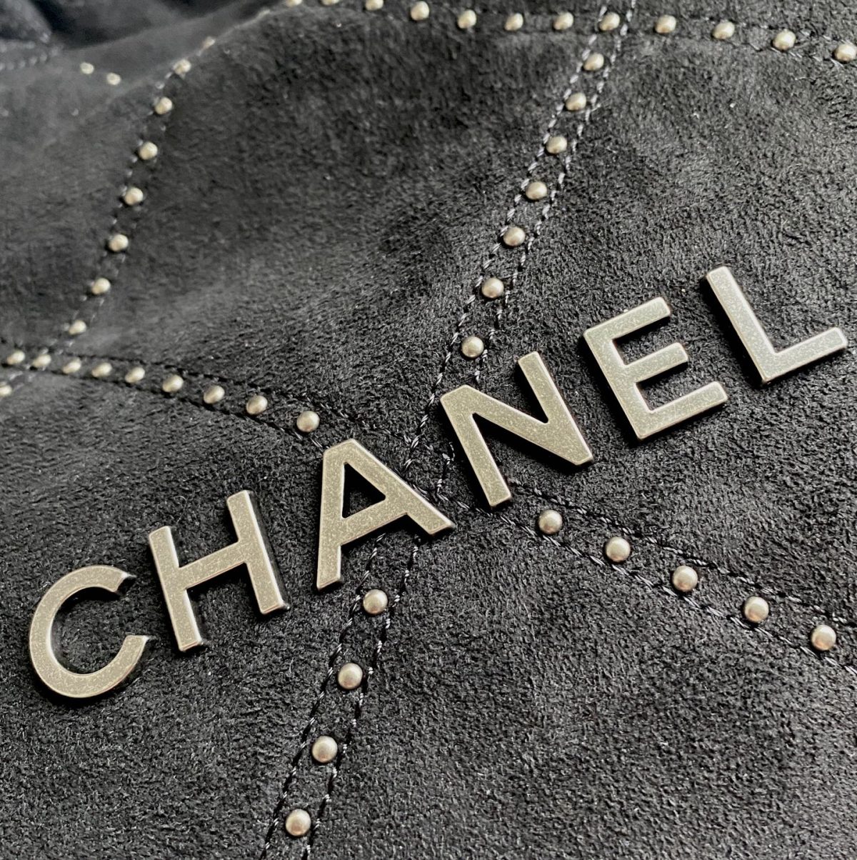 Chanel 22 Bag - Image 4