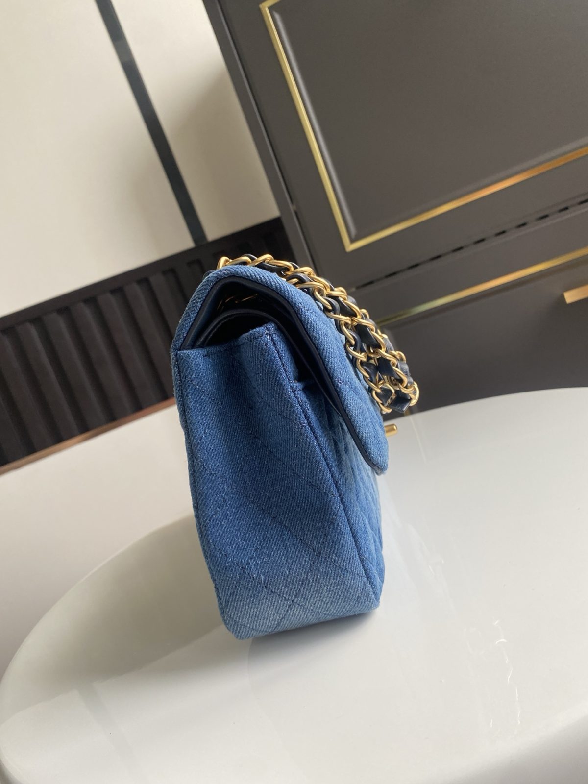 Chanel Classic Flap Bag - Image 9