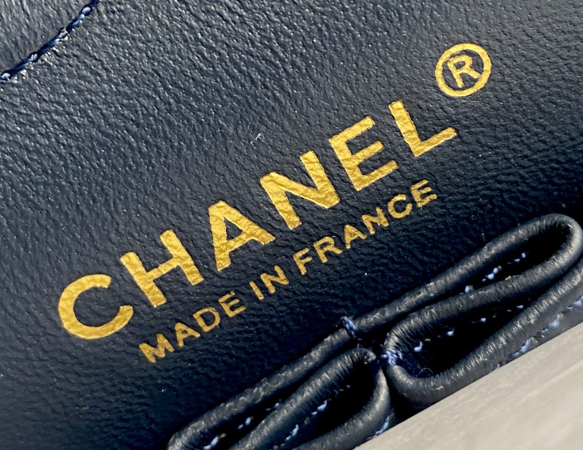 Chanel Classic Flap Bag - Image 7