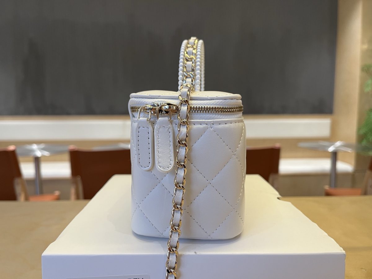 Chanel Handbag - Image 4