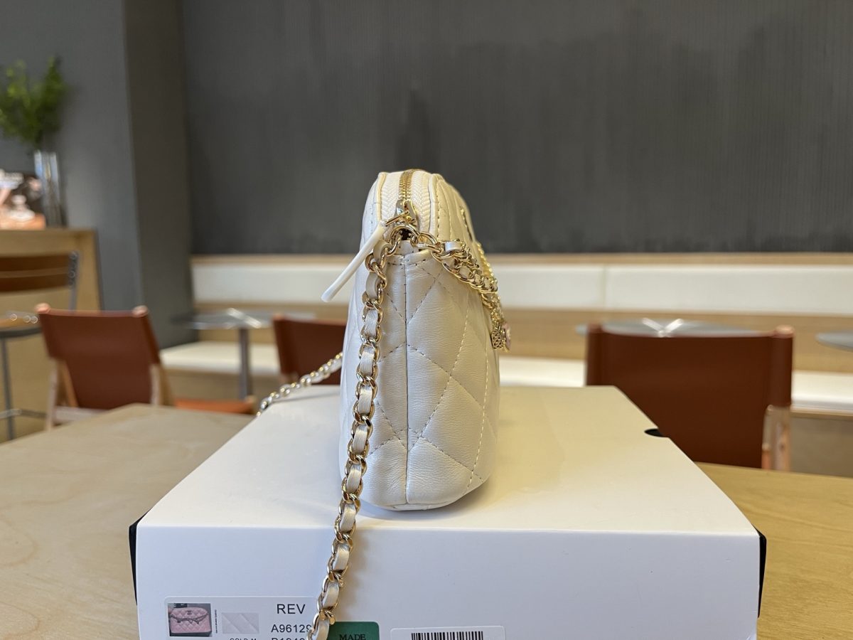 Chanel Chain Bag - Image 4