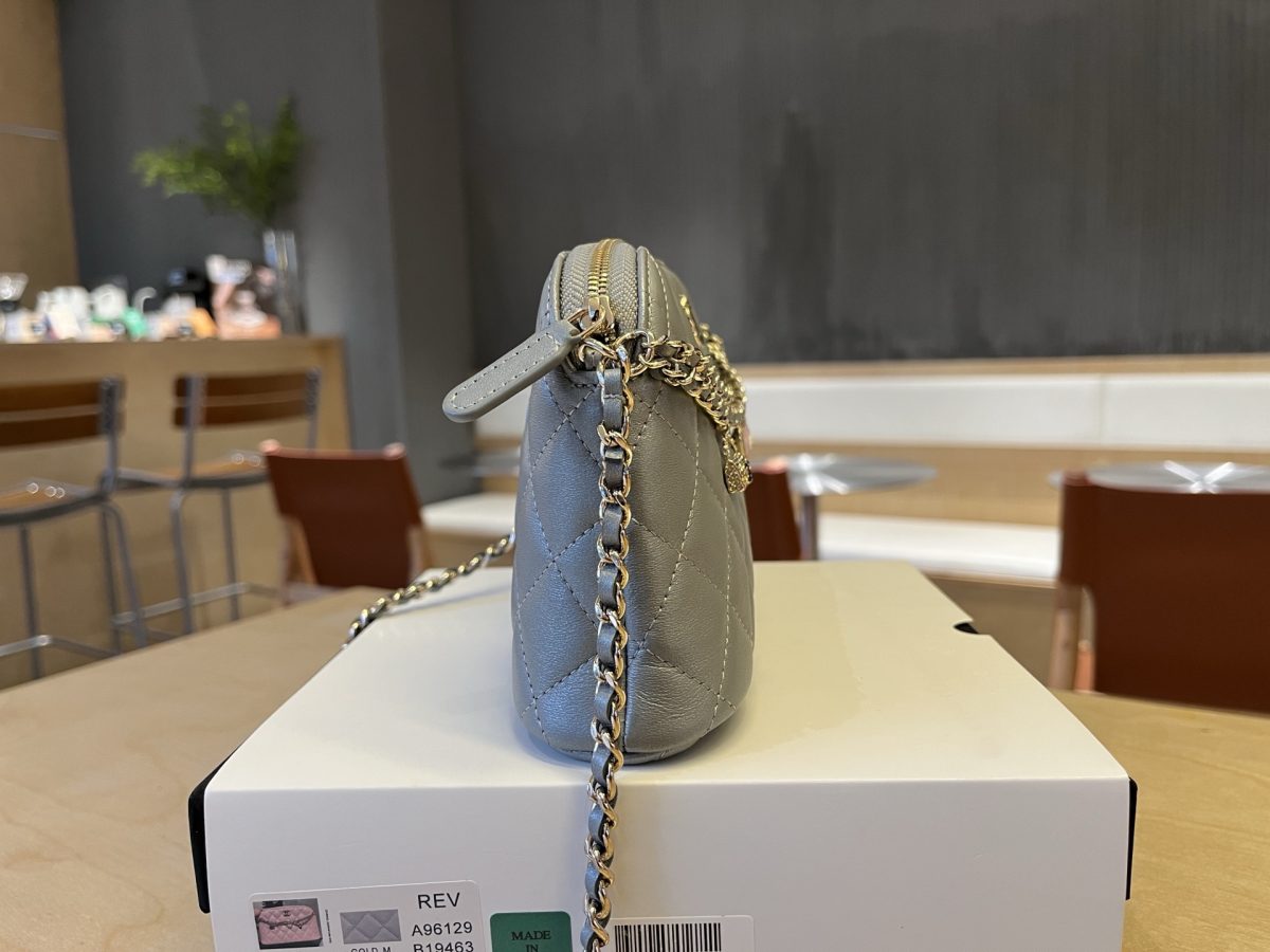 Chanel Chain Bag - Image 4