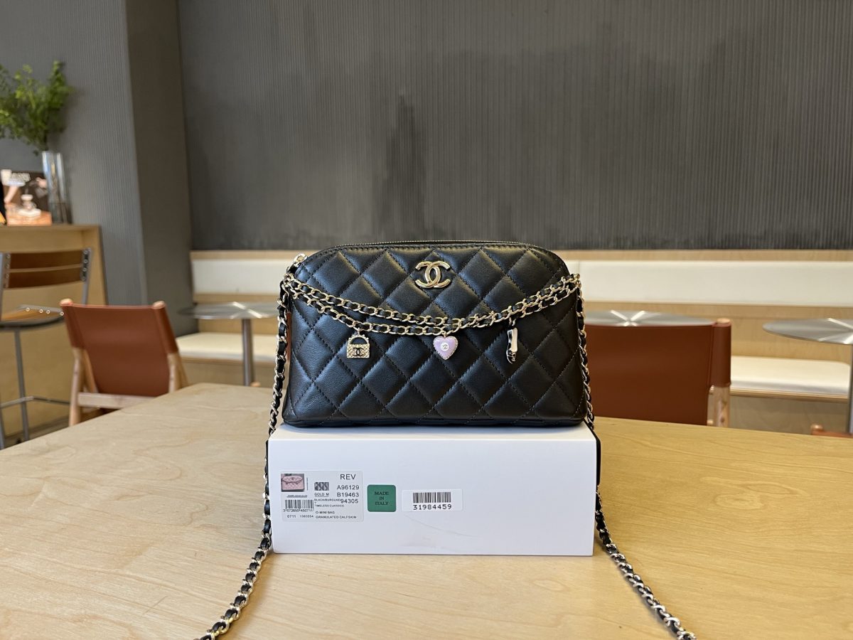 Chanel Chain Bag - Image 1