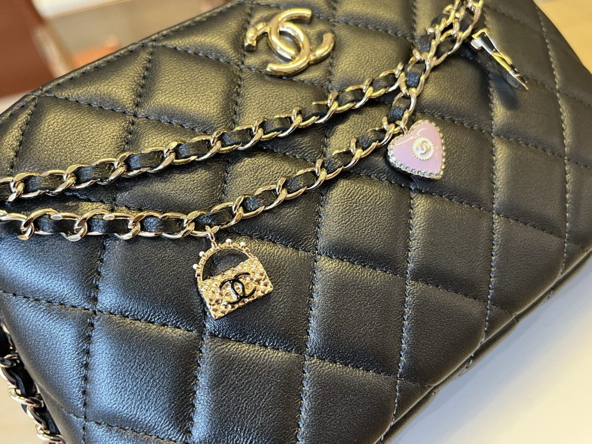 Chanel Chain Bag - Image 4