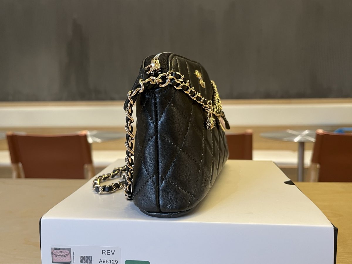 Chanel Chain Bag - Image 5