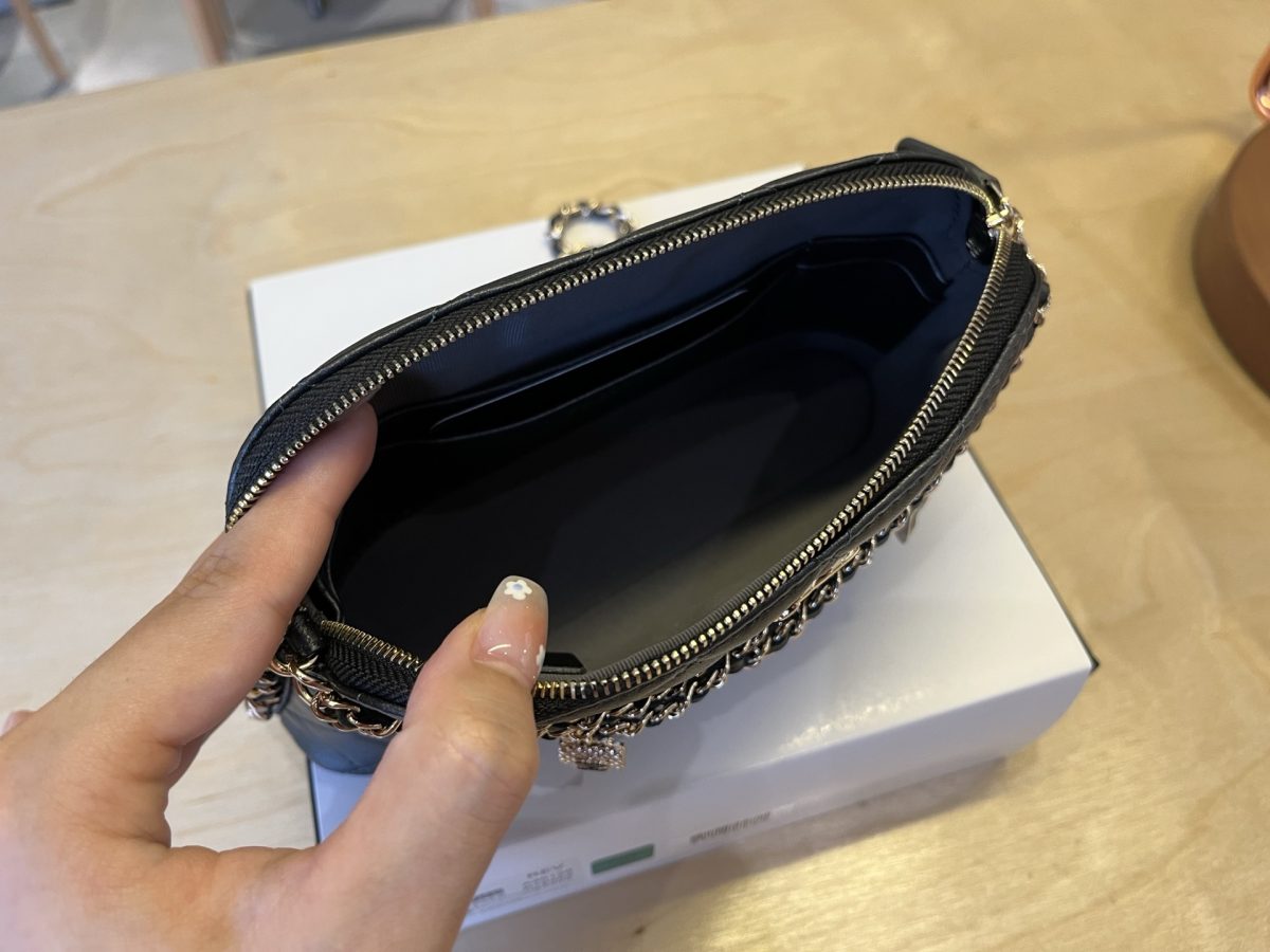 Chanel Chain Bag - Image 9