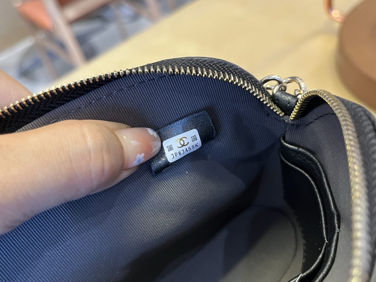 Chanel Chain Bag - Image 7