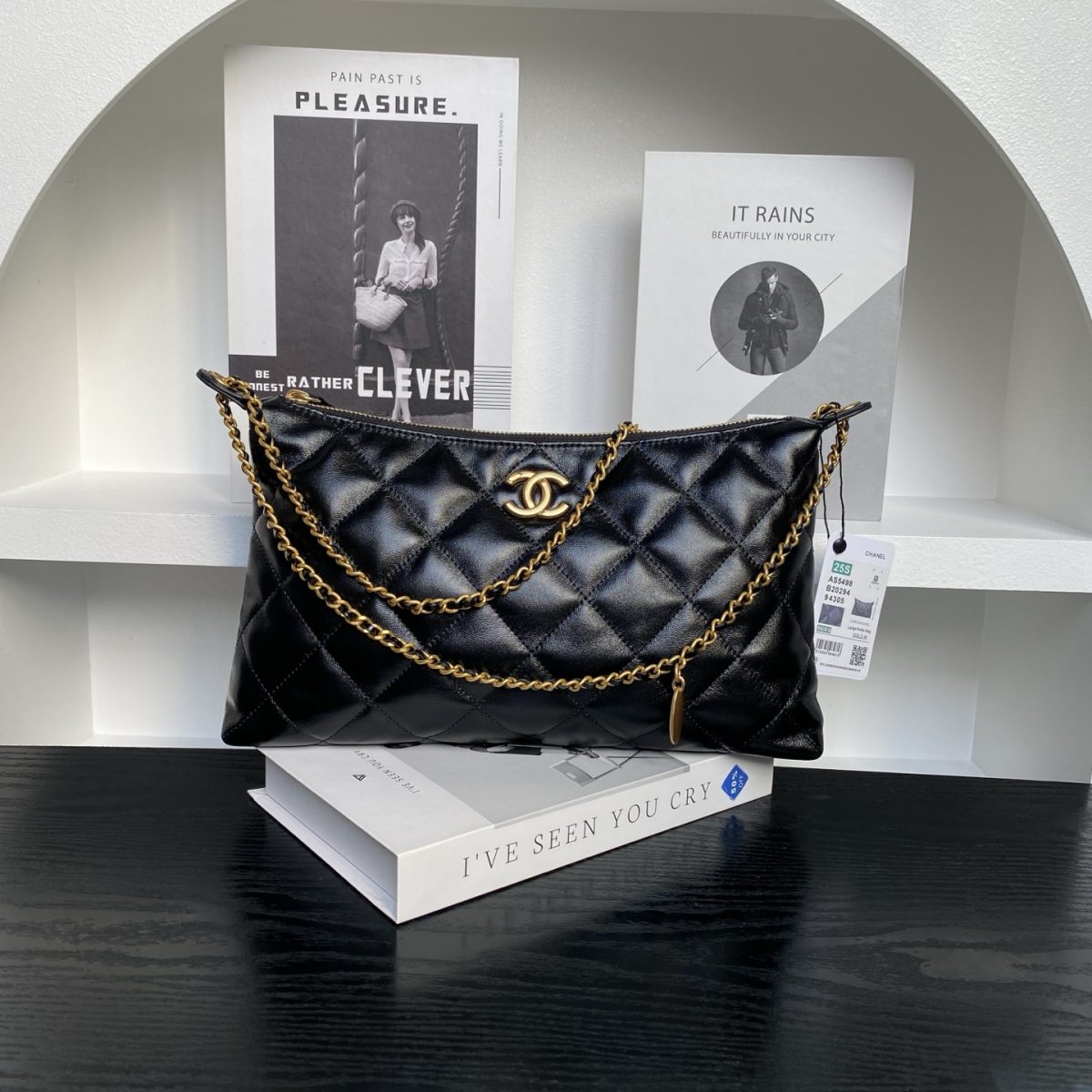 Chanel shoulder bag - Image 1