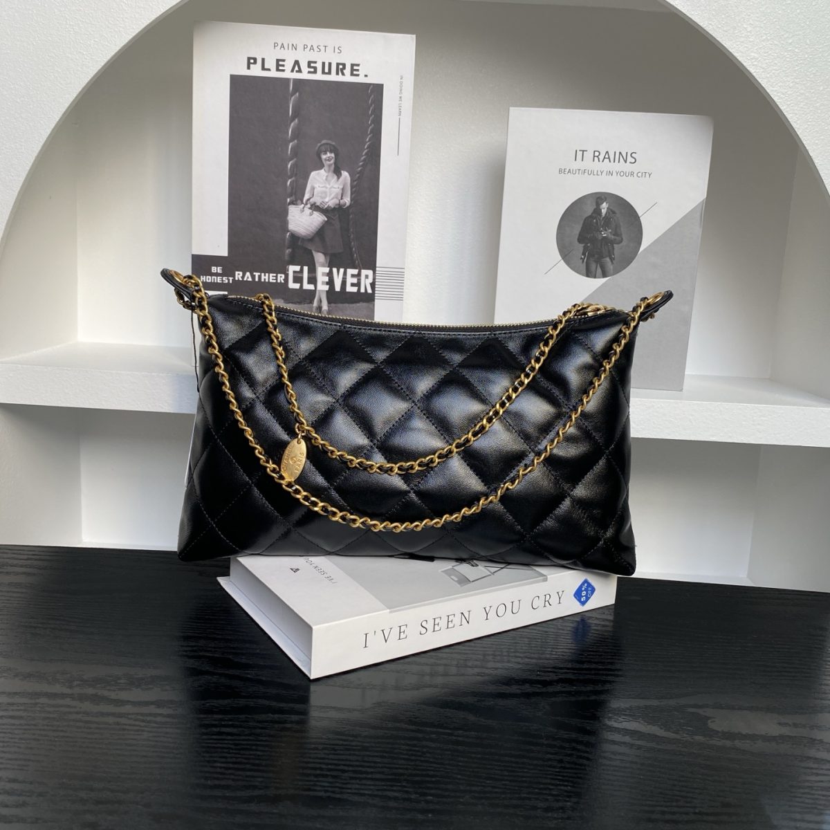 Chanel shoulder bag - Image 2