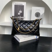 Chanel shoulder bag - Image 2