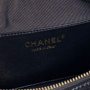 Chanel shoulder bag - Image 8