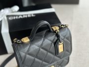 Chanel Shoulder Bag - Image 4