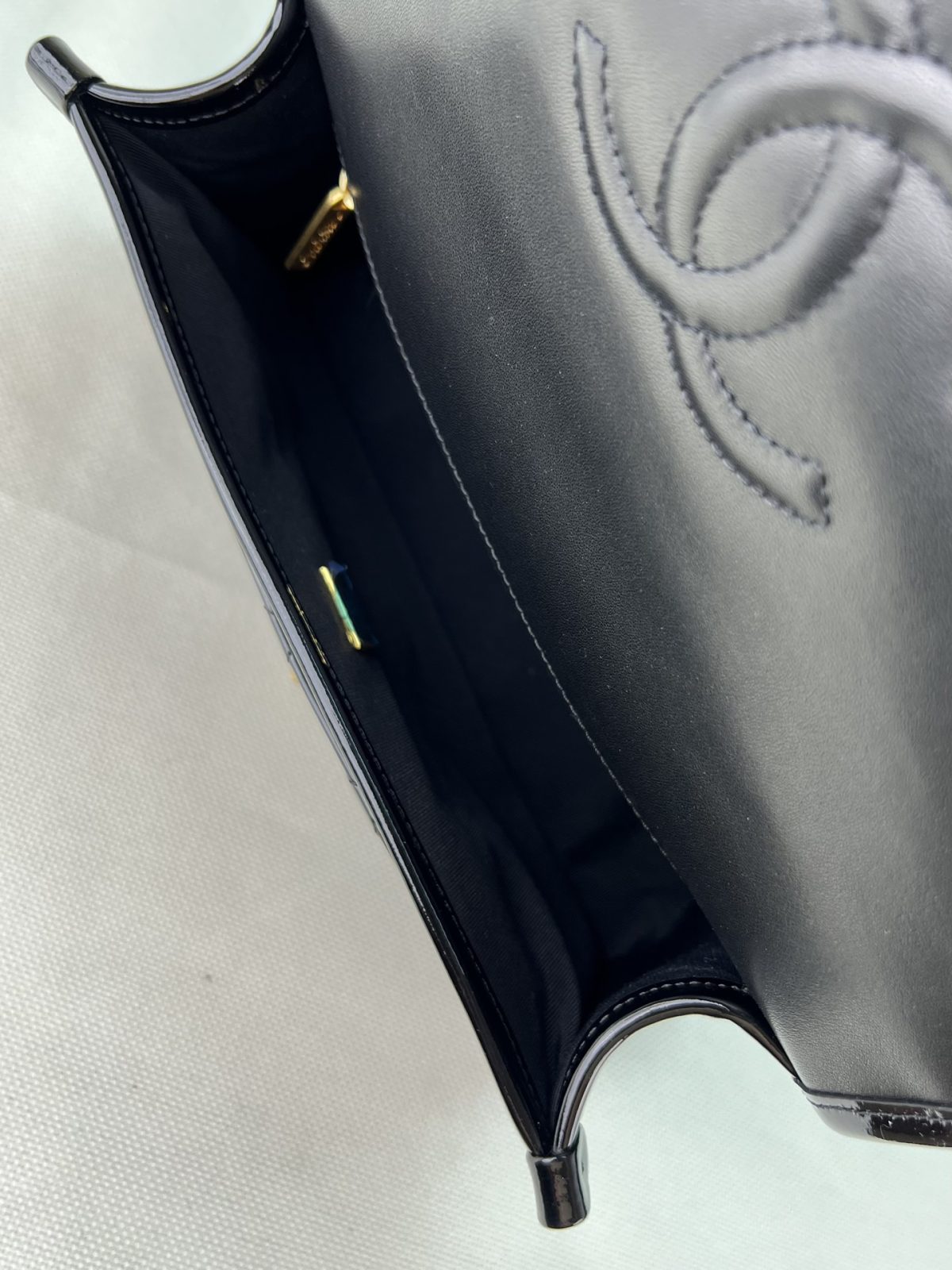Chanel Shoulder Bag - Image 8