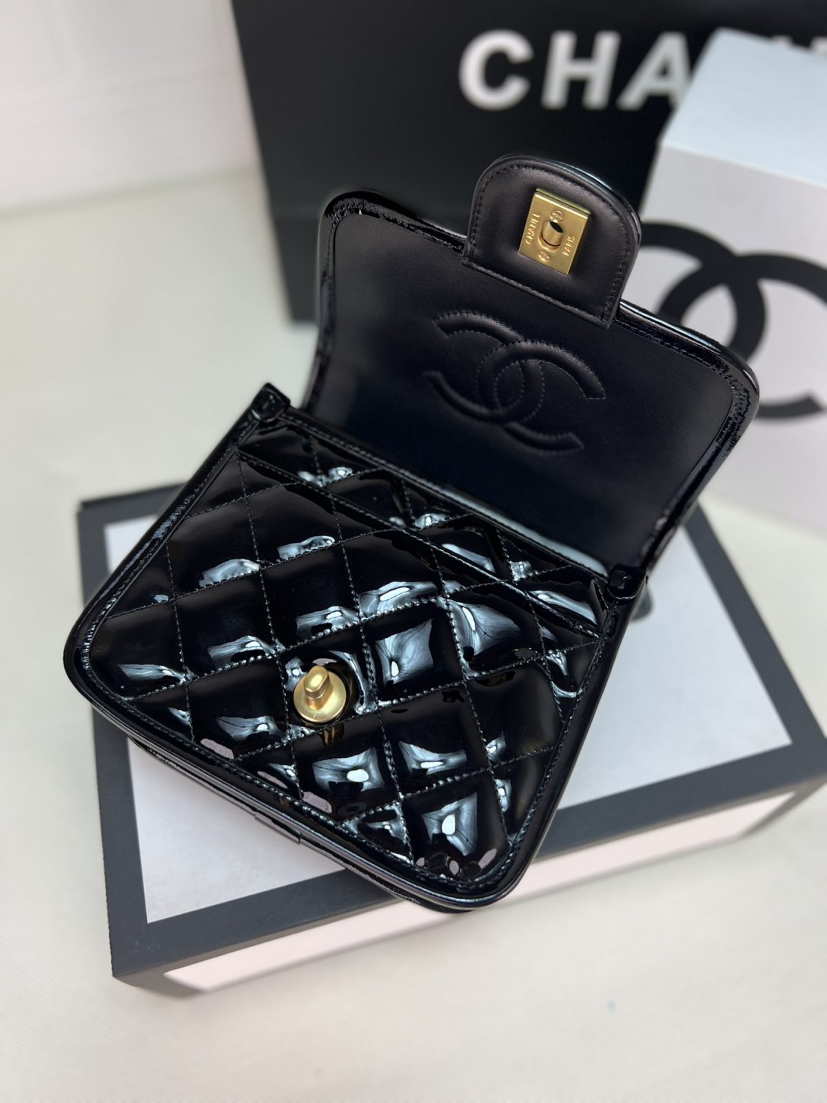 Chanel Shoulder Bag - Image 7