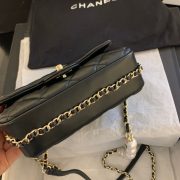 Chanel Pearl Chain Bag - Image 7