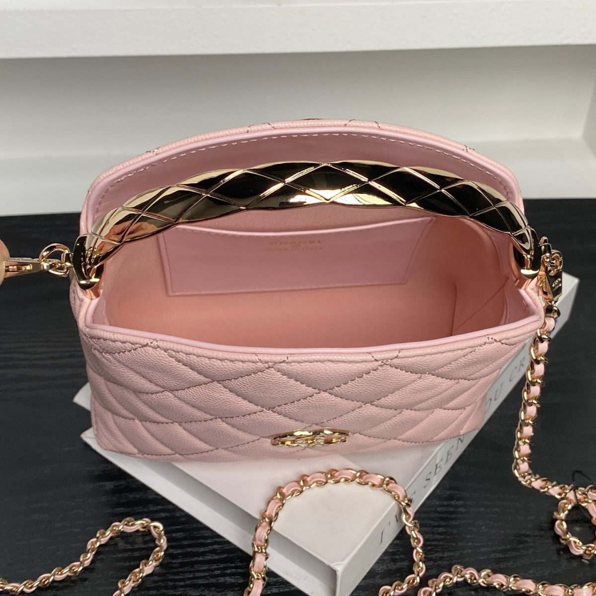 Chanel coco crush bag - Image 7