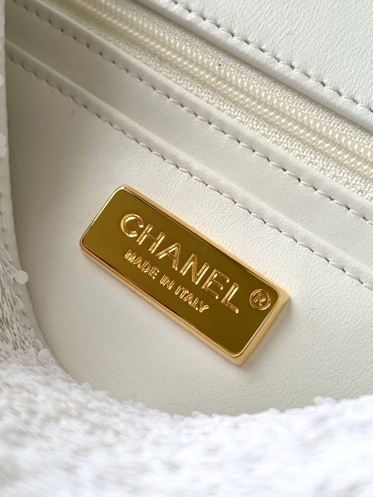 Chanel Chain Bag - Image 9