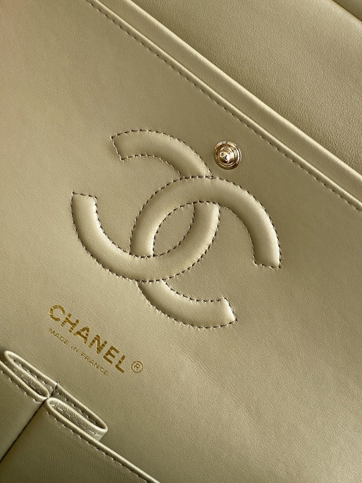 Chanel Classic Flap Bag - Image 9