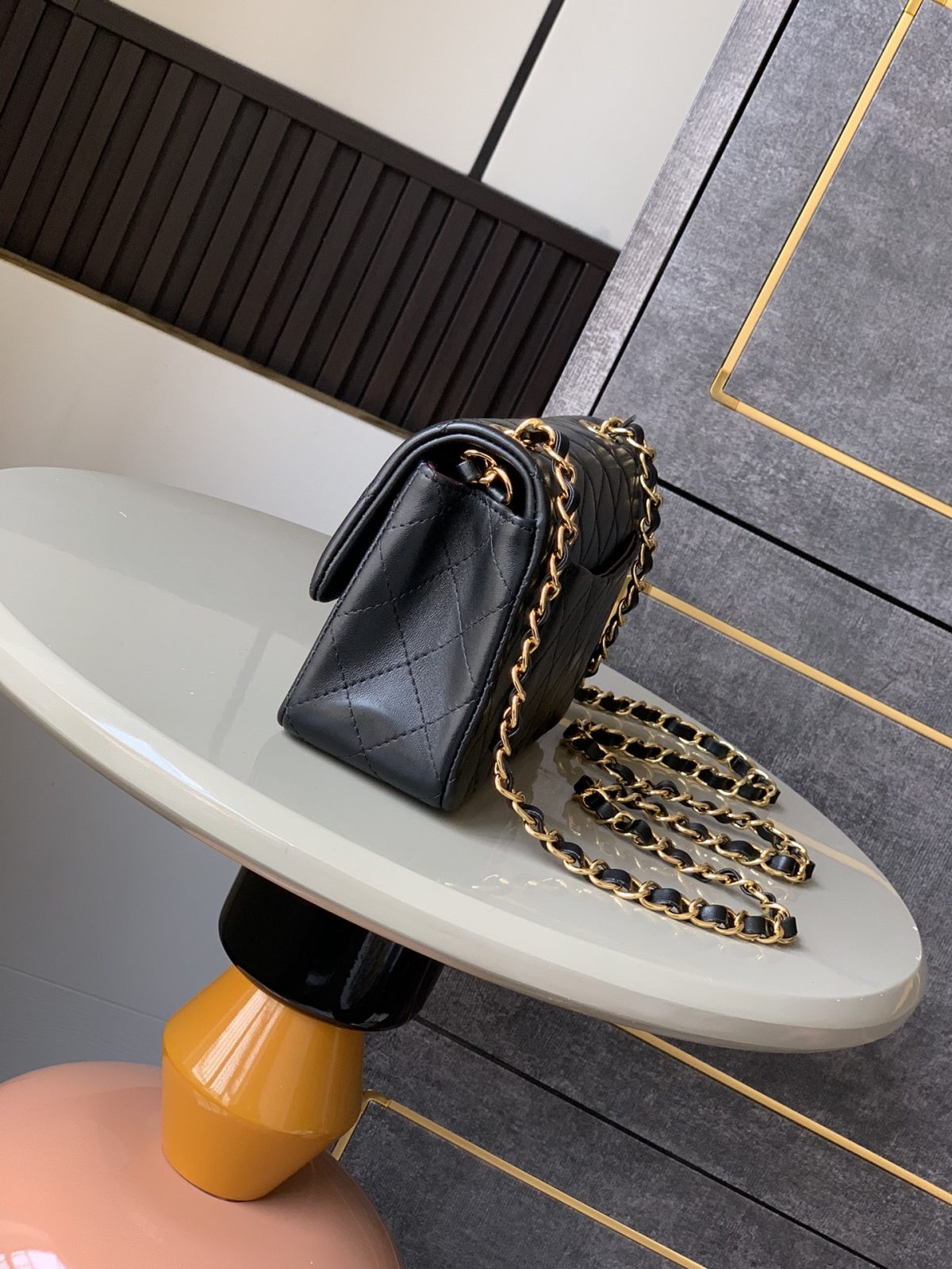 Chanel Classic Flap Sheepskin Bag - Image 4