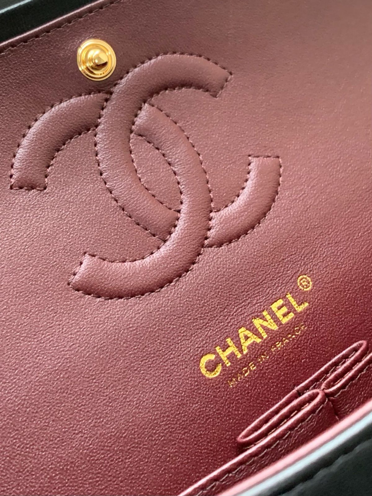 Chanel Classic Flap Sheepskin Bag - Image 9
