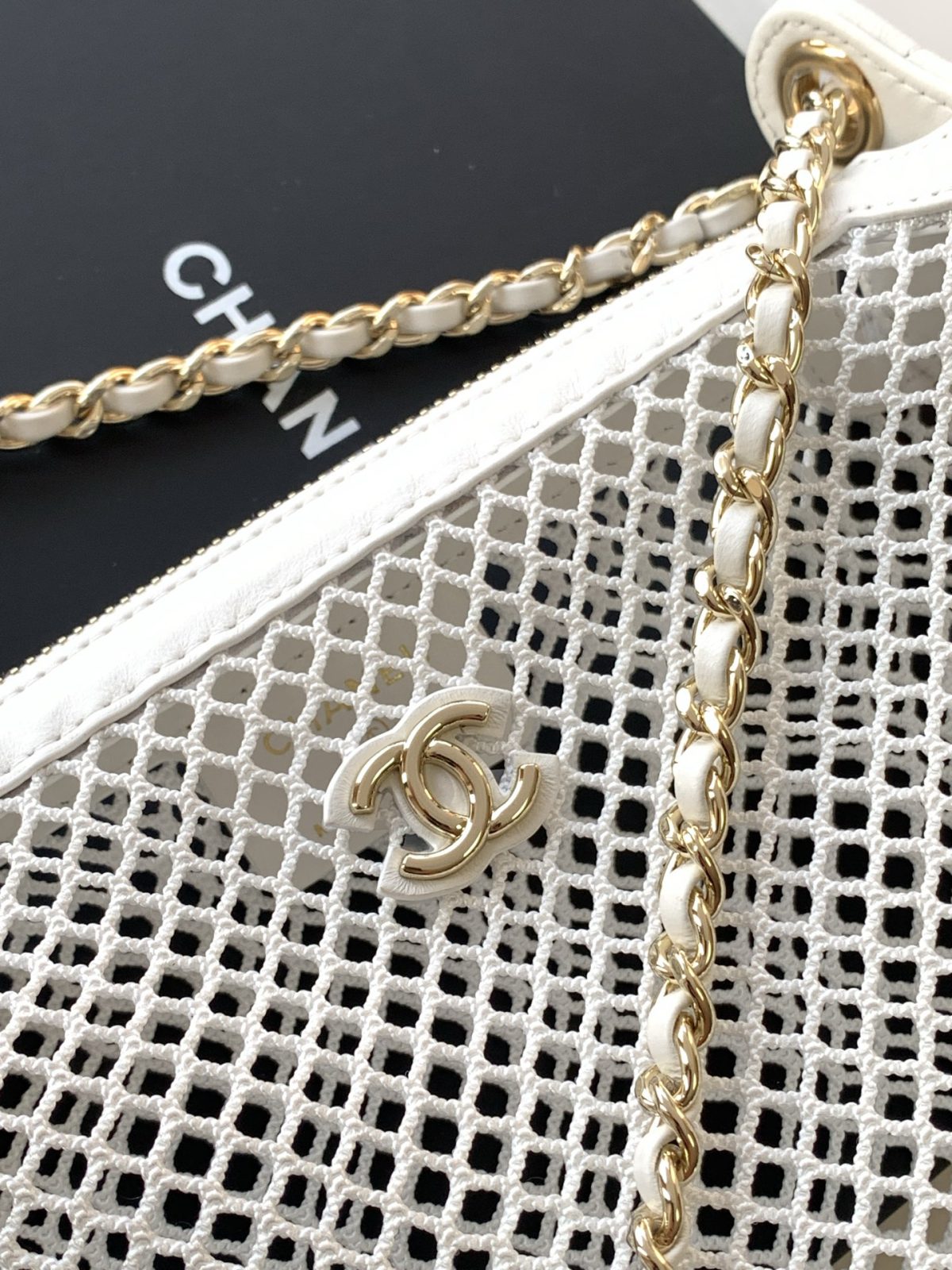 Chanel Hollow mesh bag - Image 4