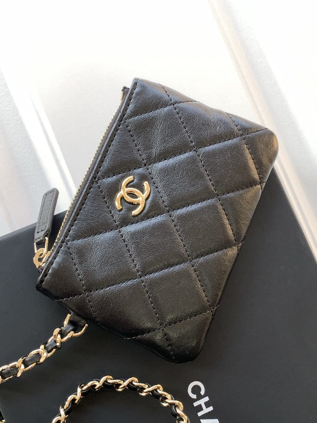Chanel Hollow Mesh Bag - Image 6