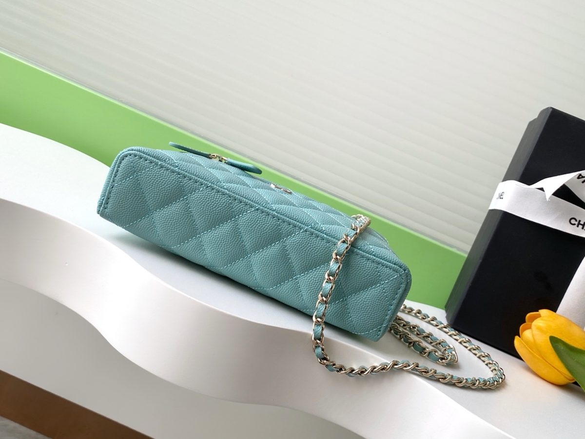 Chanel Handbag - Image 4