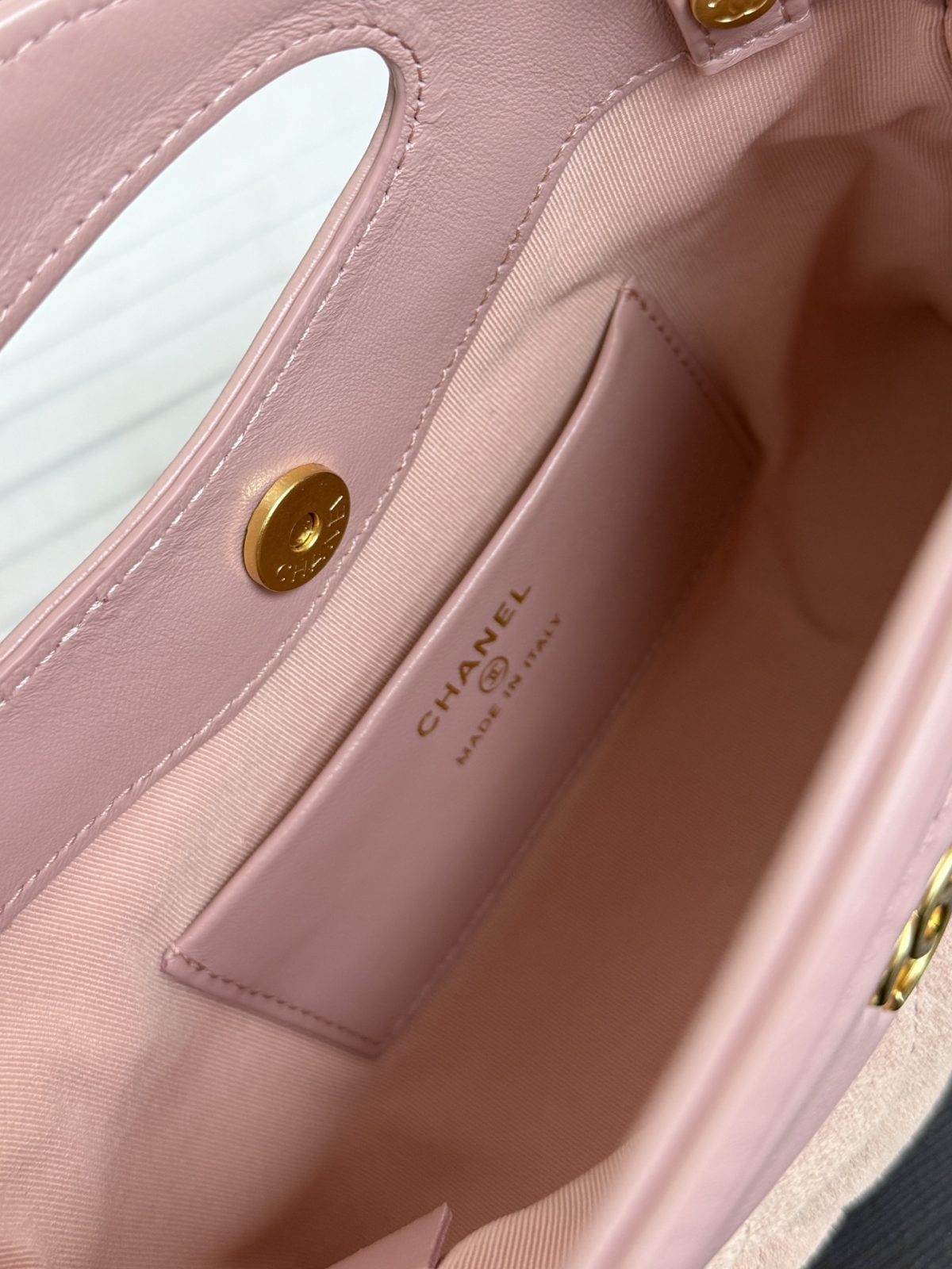 Chanel 31 Mini Bag - Image 9
