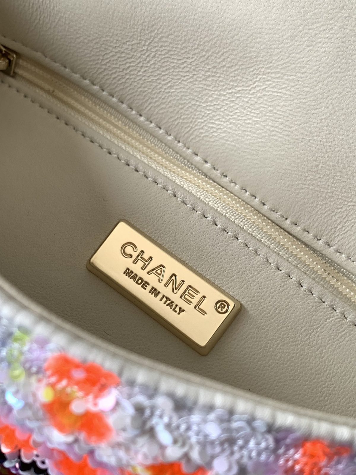 Chanel Classic Flap Bag - Image 9