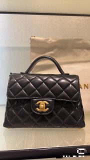 Chanel Kelly Handbag - Image 5