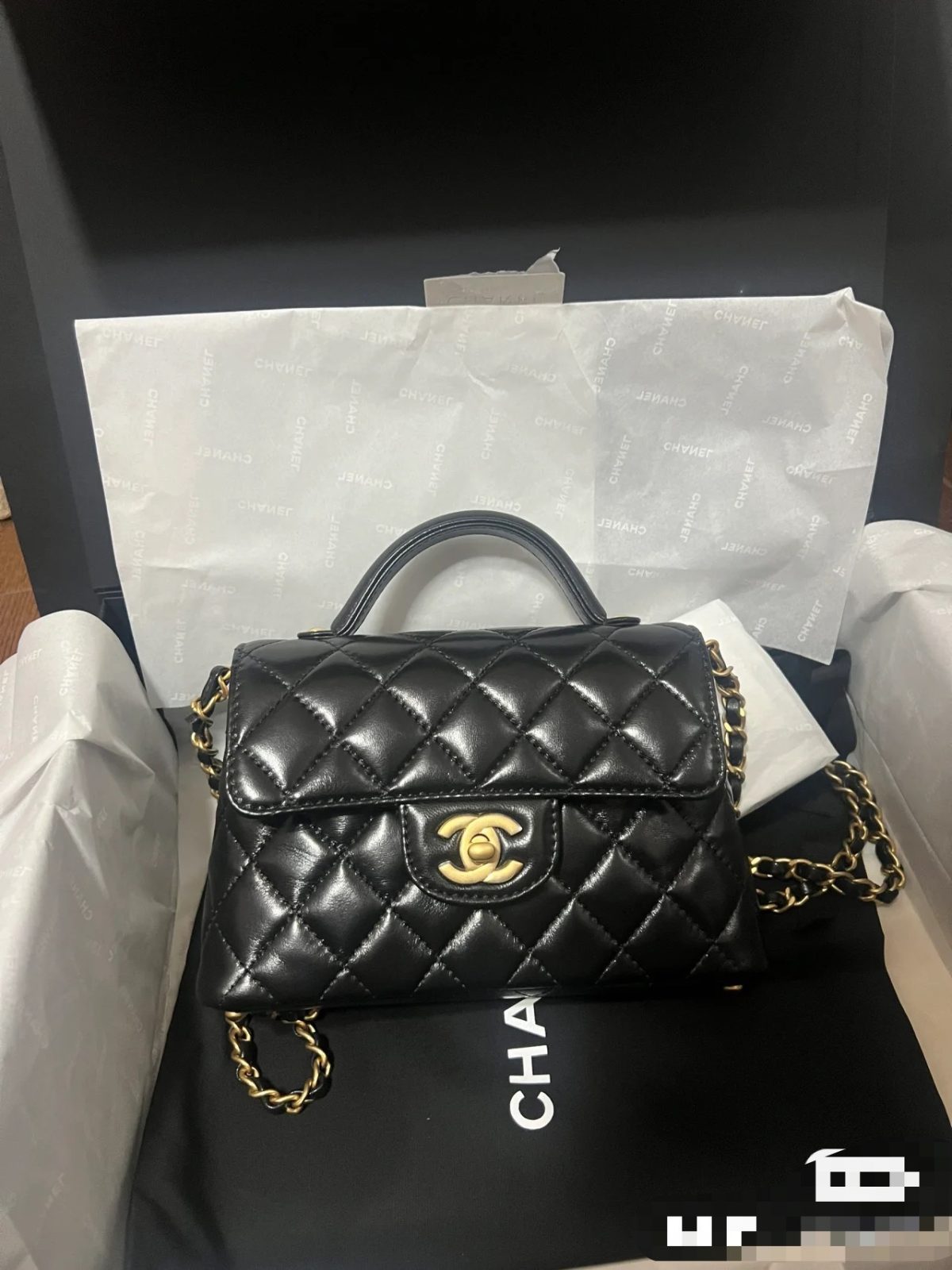 Chanel Kelly Handbag - Image 7