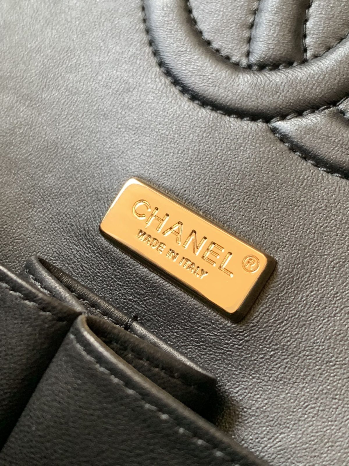 Chanel Classic Flap Bag - Image 7