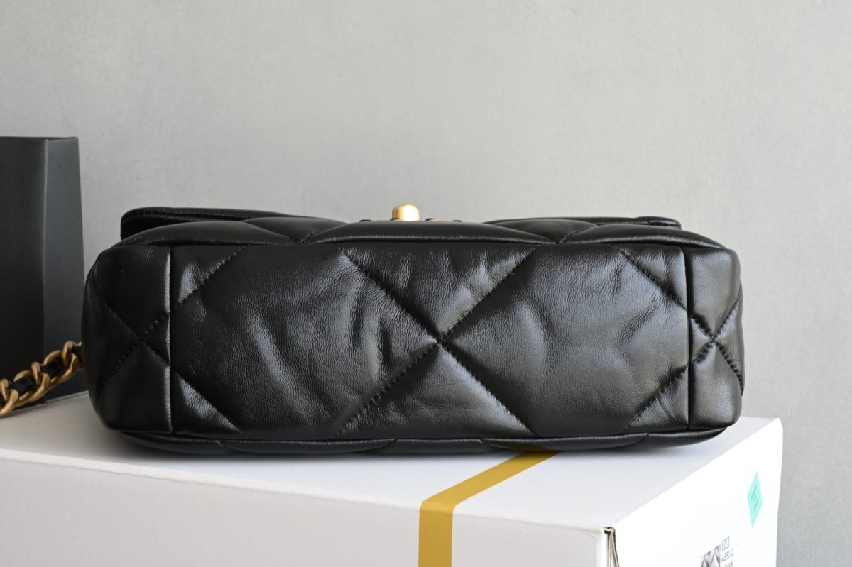 Chanel 19bag - Image 3