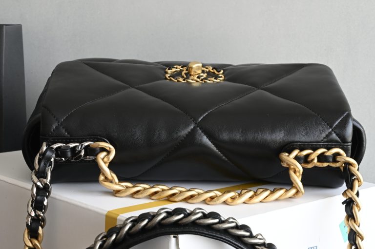 Chanel 19bag photo review