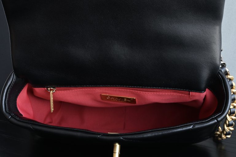 Chanel 19bag photo review