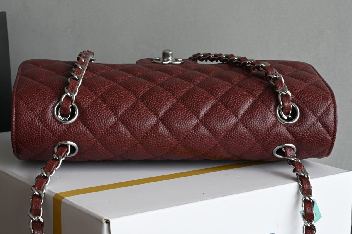 Chanel Classic Flap Bag - Image 5