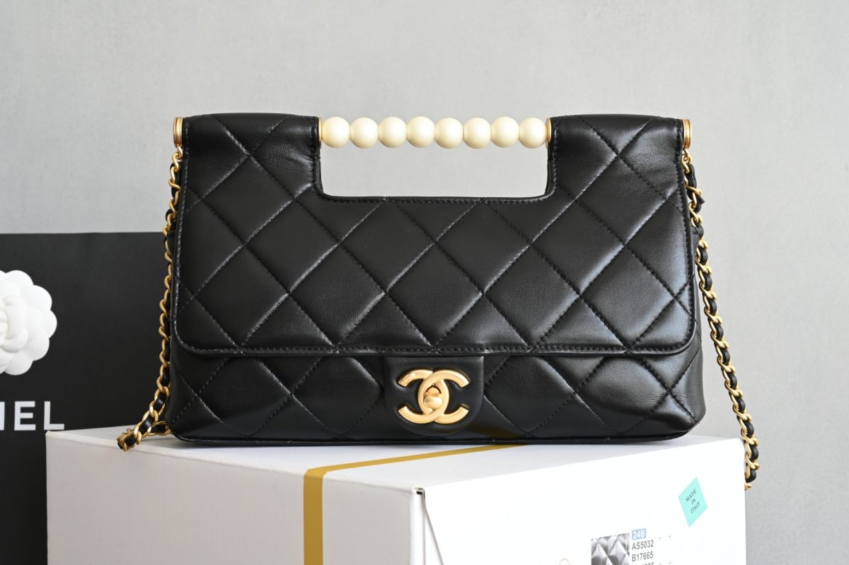 Chanel Pearl Handbag - Image 1
