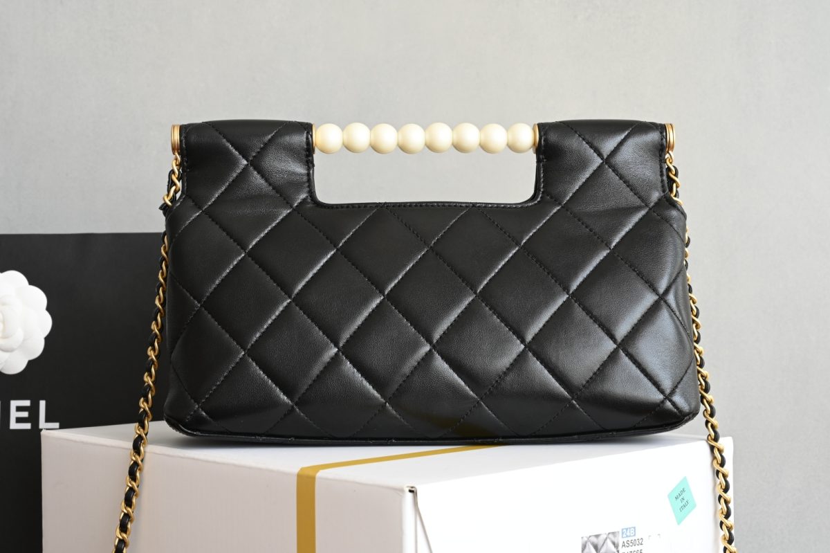 Chanel Pearl Handbag - Image 2