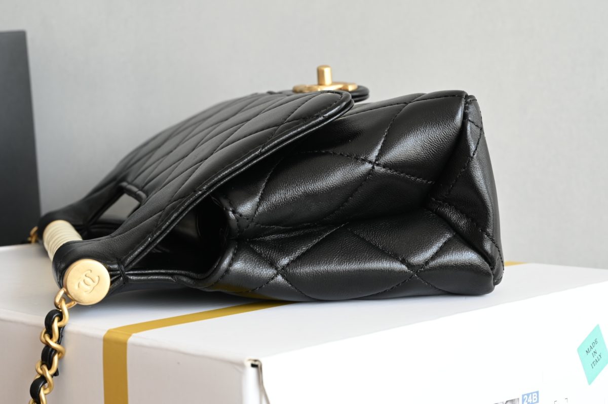 Chanel Pearl Handbag - Image 4