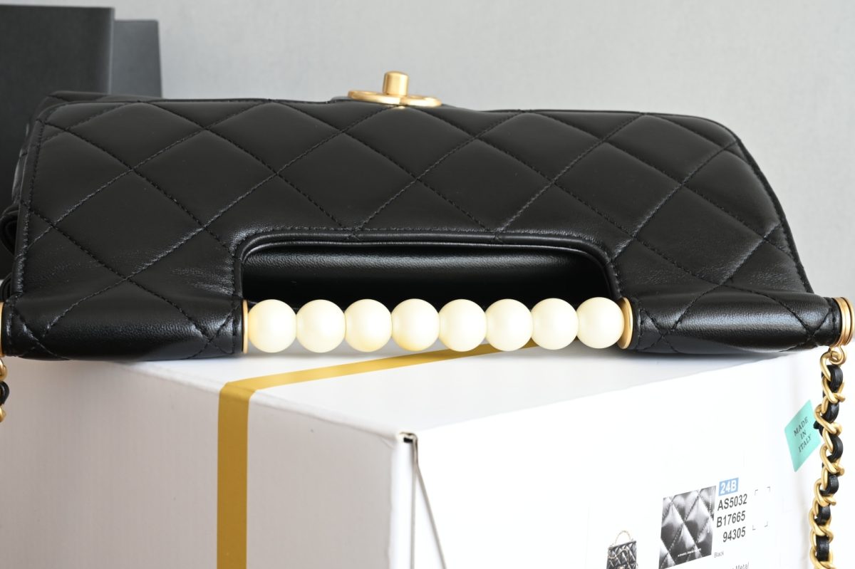 Chanel Pearl Handbag - Image 5