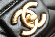 Chanel Pearl Handbag - Image 6