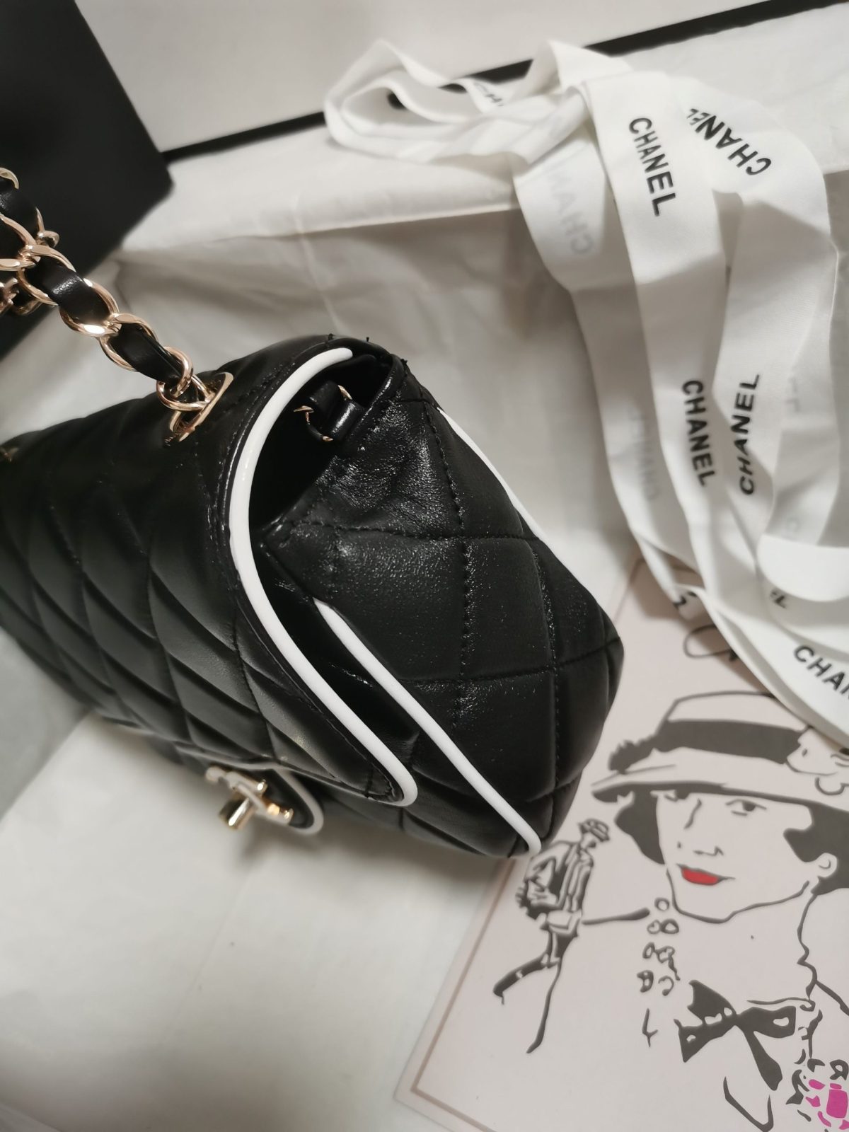 Chanel Chain Bag - Image 4