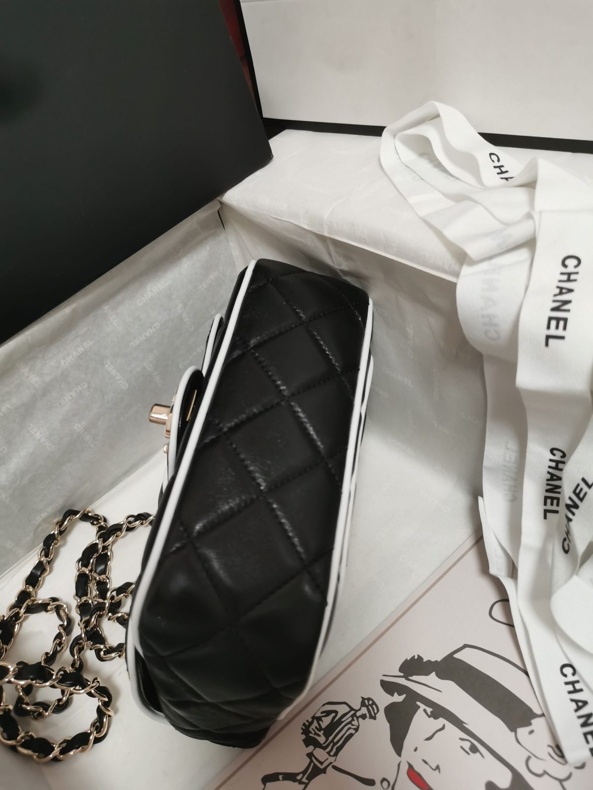 Chanel Chain Bag - Image 6