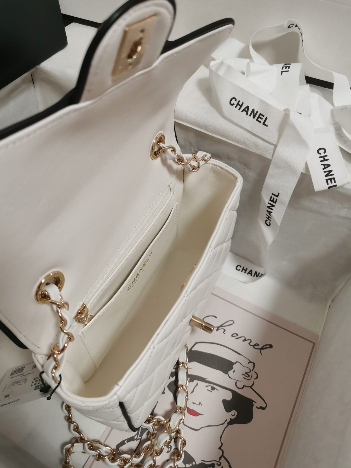 Chanel Chain Bag - Image 9